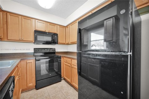 Condominio en venta en Tamarac, Florida, 2 dormitorios, 91.42 m2 № 1711704 - foto 27