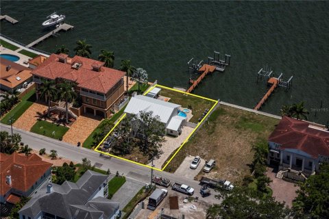 Land in Tampa, Florida № 2218432