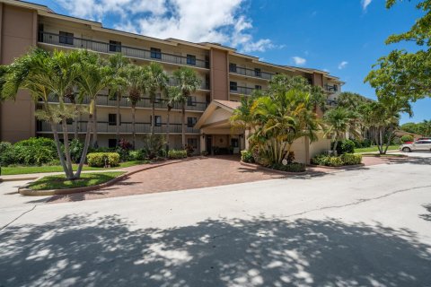 Condo in Jupiter, Florida, 2 bedrooms  № 2379888 - photo 2