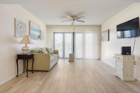 Condo in Jupiter, Florida, 2 bedrooms  № 2379888 - photo 13