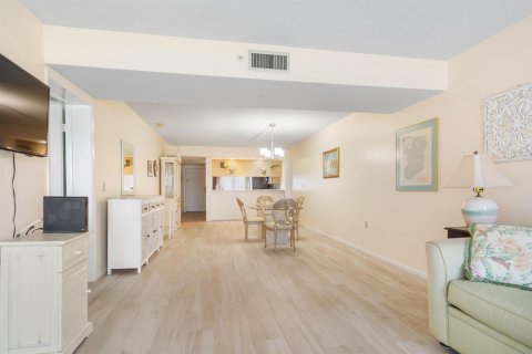 Condo in Jupiter, Florida, 2 bedrooms  № 2379888 - photo 16