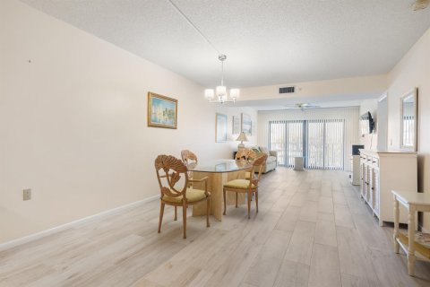 Condo in Jupiter, Florida, 2 bedrooms  № 2379888 - photo 15