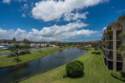 Condo in Jupiter, Florida, 2 bedrooms  № 2379888 - photo 27