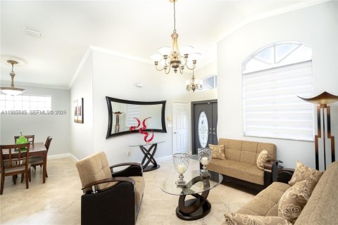 Купить виллу или дом в Майами-Лейкс, Флорида 3 спальни, 161.46м2, № 1985694 - фото 25