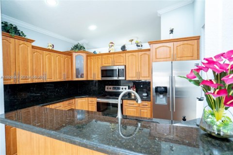 Купить виллу или дом в Майами-Лейкс, Флорида 3 спальни, 161.46м2, № 1985694 - фото 19