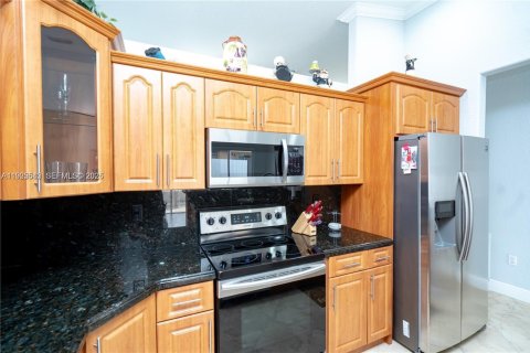 Купить виллу или дом в Майами-Лейкс, Флорида 3 спальни, 161.46м2, № 1985694 - фото 15