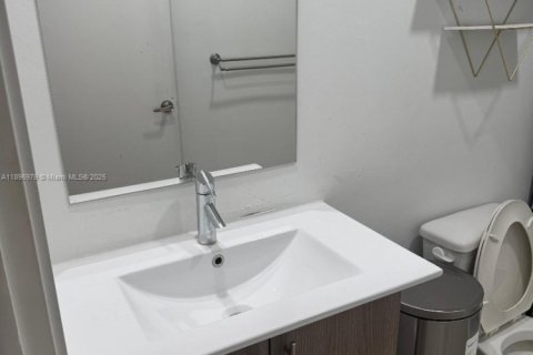 Снять в аренду коммерческую недвижимость в Флорида-Сити, Флорида 37.16м2, № 1949609 - фото 3