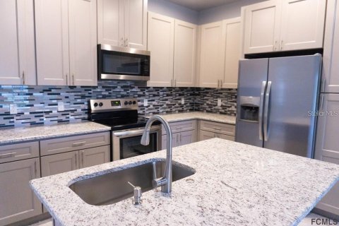 Apartment in Palm Coast, Florida 3 bedrooms, 110.09 sq.m. № 2218185 - photo 5