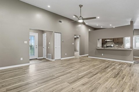 Villa ou maison à vendre à Apopka, Floride: 2 chambres, 107.58 m2 № 1898770 - photo 5