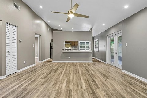 Villa ou maison à vendre à Apopka, Floride: 2 chambres, 107.58 m2 № 1898770 - photo 4