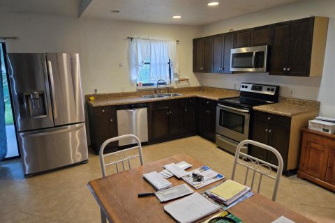 Casa en venta en Port St. Lucie, Florida, 2 dormitorios, 110.09 m2 № 2382697 - foto 3
