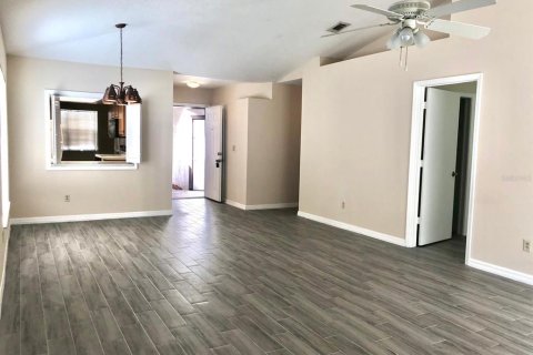 House in Orlando, Florida 2 bedrooms, 112.88 sq.m. № 1773993 - photo 4