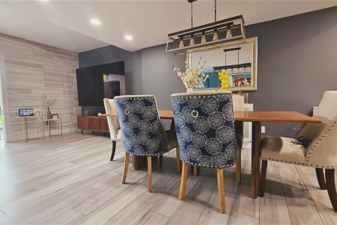 Снять в аренду кондоминиум в Норт-Майами-Бич, Флорида 2 спальни, 129.51м2, № 1929633 - фото 4