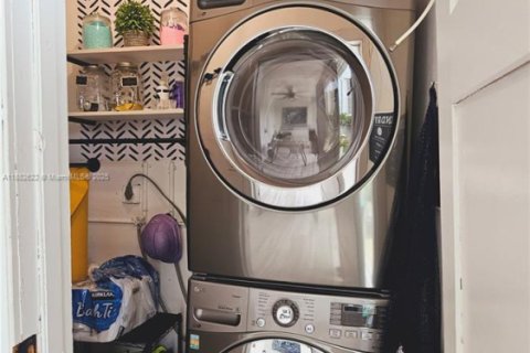 Снять в аренду кондоминиум в Норт-Майами-Бич, Флорида 2 спальни, 129.51м2, № 1929633 - фото 9