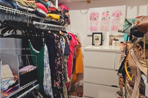 Снять в аренду кондоминиум в Норт-Майами-Бич, Флорида 2 спальни, 129.51м2, № 1929633 - фото 12