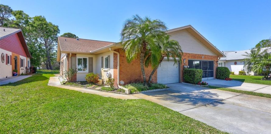 Villa ou maison à Palm Harbor, Floride 2 chambres, 123.75 m2 № 1597432