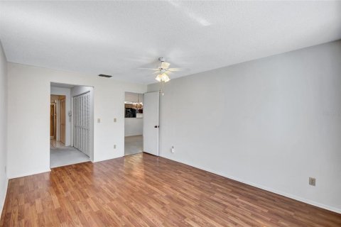 Villa ou maison à vendre à Palm Harbor, Floride: 2 chambres, 123.75 m2 № 1597432 - photo 23