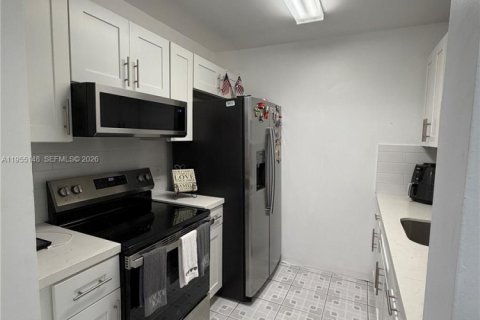 Condo à Pembroke Pines, Floride, 1 chambre  № 2080472