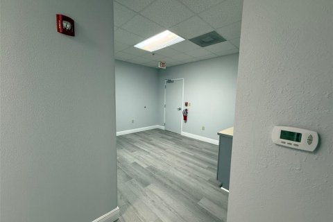 Immobilier commercial à louer à Temple Terrace, Floride: 120.77 m2 № 2129694 - photo 27