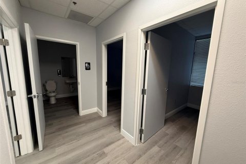 Immobilier commercial à louer à Temple Terrace, Floride: 120.77 m2 № 2129694 - photo 16