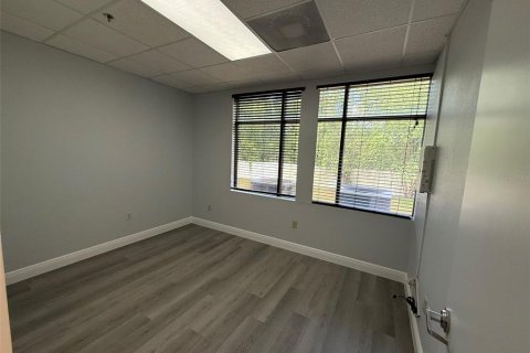 Immobilier commercial à louer à Temple Terrace, Floride: 120.77 m2 № 2129694 - photo 17