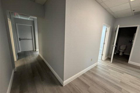 Immobilier commercial à louer à Temple Terrace, Floride: 120.77 m2 № 2129694 - photo 7