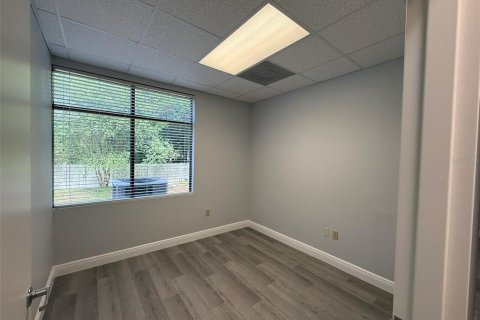 Immobilier commercial à louer à Temple Terrace, Floride: 120.77 m2 № 2129694 - photo 18