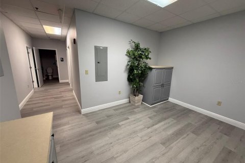 Immobilier commercial à louer à Temple Terrace, Floride: 120.77 m2 № 2129694 - photo 15