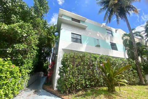 Condo in Miami Beach, Florida, 1 bedroom  № 2012909