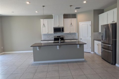 Casa en alquiler en Mount Dora, Florida, 3 dormitorios, 185.43 m2 № 1914032 - foto 2