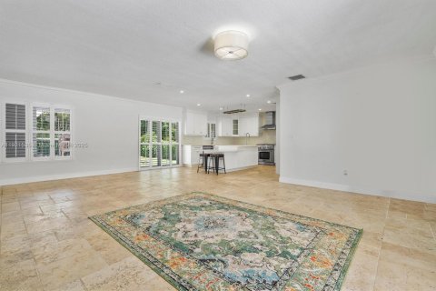 House in Miami Shores, Florida 4 bedrooms, 243.13 sq.m. № 1976121 - photo 8
