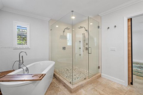 House in Miami Shores, Florida 4 bedrooms, 243.13 sq.m. № 1976121 - photo 25
