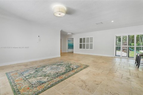 House in Miami Shores, Florida 4 bedrooms, 243.13 sq.m. № 1976121 - photo 9