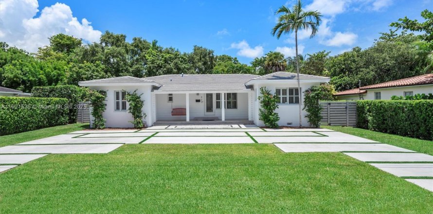 House in Miami Shores, Florida 4 bedrooms, 243.13 sq.m. № 1976121