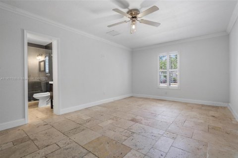 House in Miami Shores, Florida 4 bedrooms, 243.13 sq.m. № 1976121 - photo 27