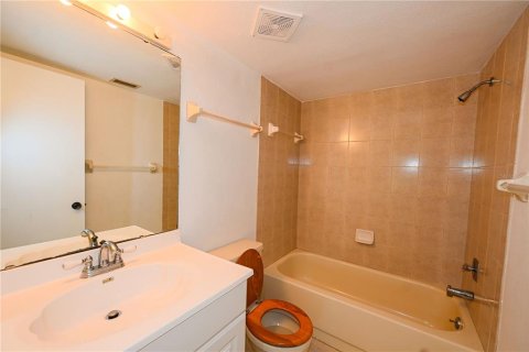 Снять в аренду кондоминиум в Сарасота, Флорида 7 комнат, 102.94м2, № 2235161 - фото 17