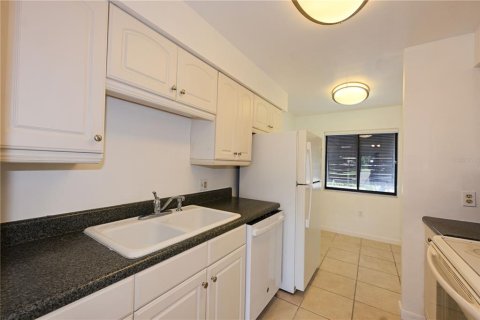 Снять в аренду кондоминиум в Сарасота, Флорида 7 комнат, 102.94м2, № 2235161 - фото 6