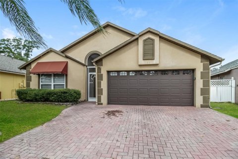 House in Lake Mary, Florida 3 bedrooms, 146.32 sq.m. № 2115849