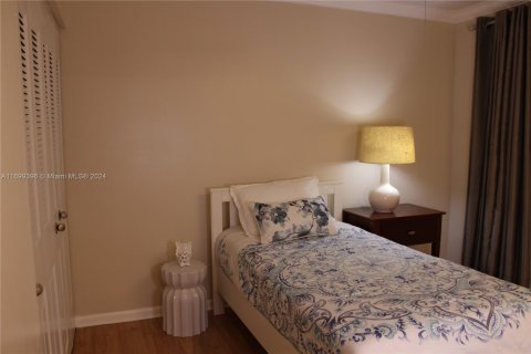 Купить кондоминиум в Тамарак, Флорида 2 спальни, 81.38м2, № 1867582 - фото 8