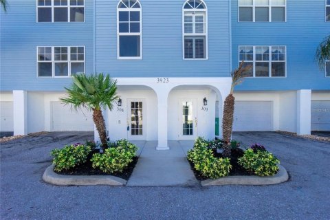 Adosado en alquiler en Rotonda, Florida, 3 dormitorios, 189.89 m2 № 1522906 - foto 2