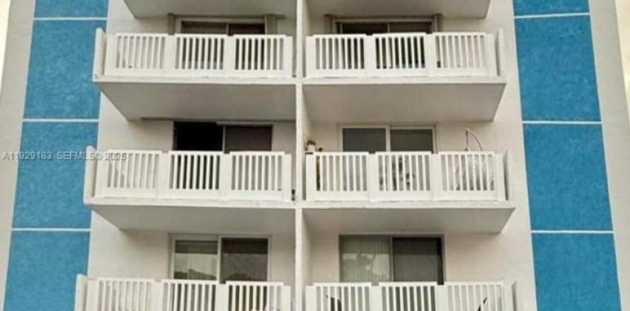 Condo à Miami Beach, Floride, 1 chambre  № 1988742