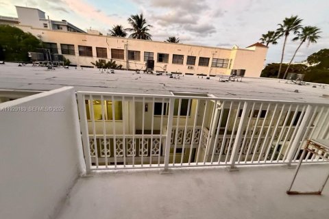 Copropriété à louer à Miami Beach, Floride: 1 chambre, 61.5 m2 № 1988742 - photo 11