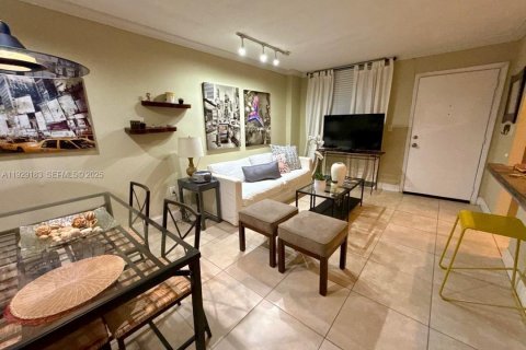 Copropriété à louer à Miami Beach, Floride: 1 chambre, 61.5 m2 № 1988742 - photo 3