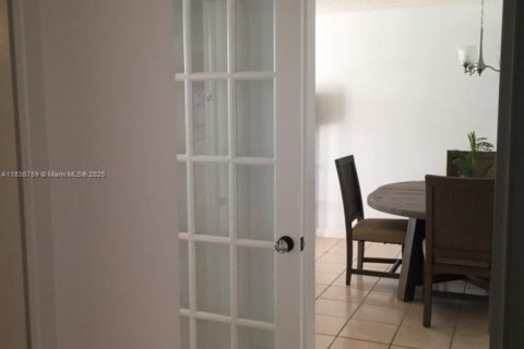 Condominio en venta en Davie, Florida, 2 dormitorios, 88.26 m2 № 1855055 - foto 14