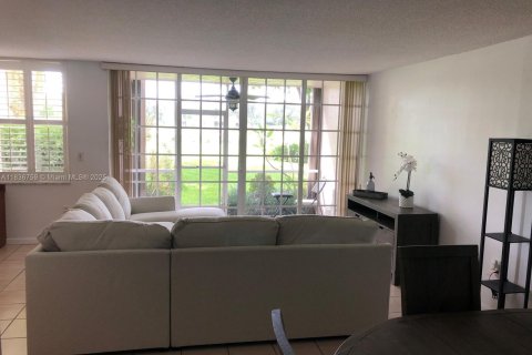 Condominio en venta en Davie, Florida, 2 dormitorios, 88.26 m2 № 1855055 - foto 7