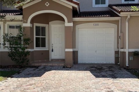 Adosado en alquiler en Homestead, Florida, 3 dormitorios, 155.98 m2 № 1951545 - foto 2