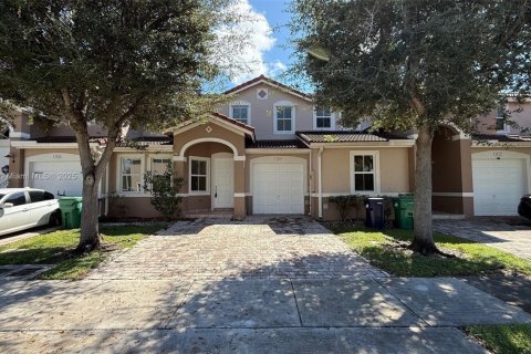 Adosado en alquiler en Homestead, Florida, 3 dormitorios, 155.98 m2 № 1951545 - foto 1