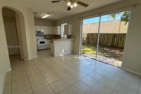 Adosado en alquiler en Homestead, Florida, 3 dormitorios, 155.98 m2 № 1951545 - foto 10