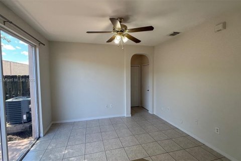 Adosado en alquiler en Homestead, Florida, 3 dormitorios, 155.98 m2 № 1951545 - foto 9