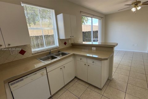 Adosado en alquiler en Homestead, Florida, 3 dormitorios, 155.98 m2 № 1951545 - foto 14